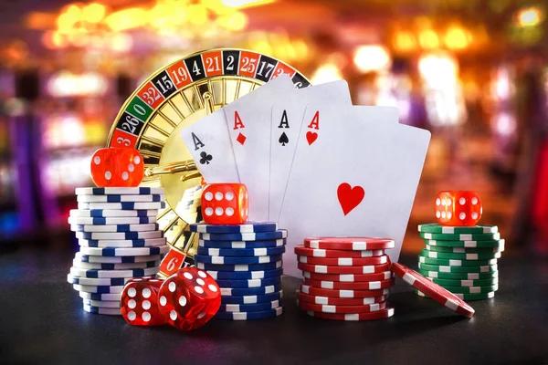 Explore Baccarat Games at a Singapore online casino for Gaming Fans